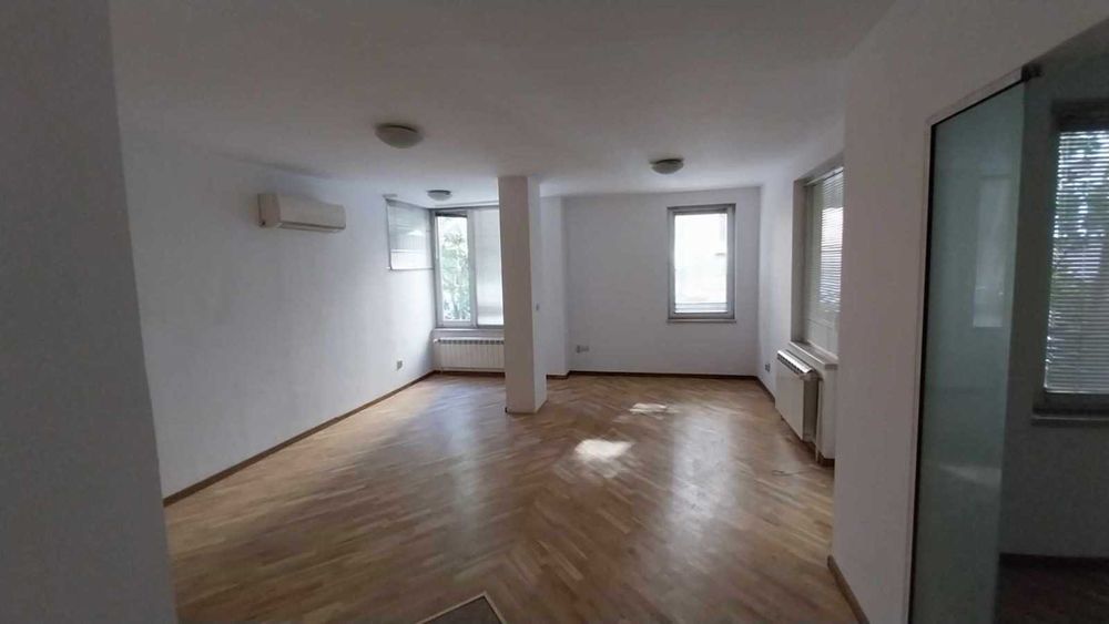 Дава се под наем Двустаен апартамент в София, Център - 70 кв.м за 600 € - Снимка #1