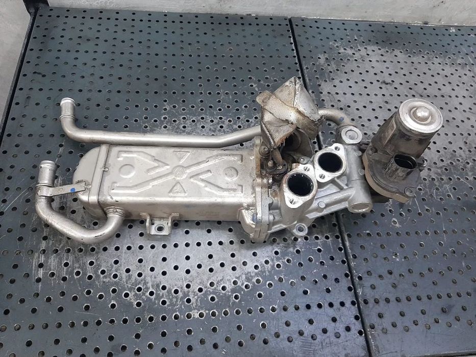 racitor  gaze cu egr 1.6 tdi cay vw polo 6r golf 6 skoda superb 2 fabia 2 octavia 2  03l131512ce