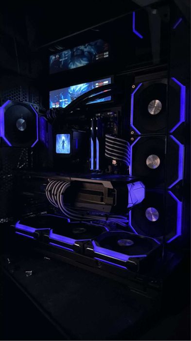 PC Gaming Ryzen 7 7800x3d RX 9070XT Lian Li TridentZ