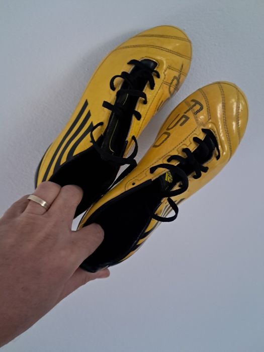 Vând adidas noi nr 37