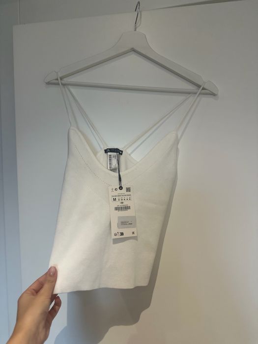 Нов бял плетен потник на Zara, М размер,