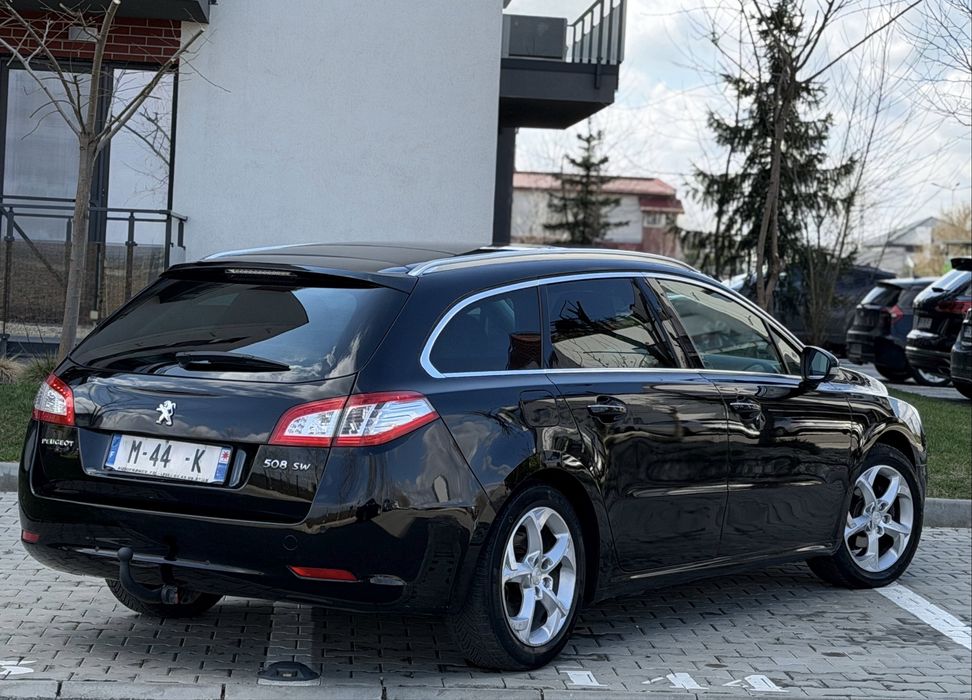 Peugeot 508 2.0 HDI Allure / Panoramic/HeadUp/Bi-Xenon/Navi/Piele