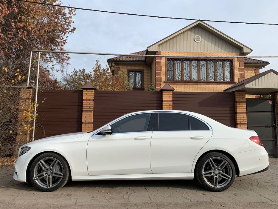 Mercedes-Benz E200  W213