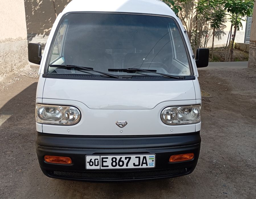 Chevrolet Van 2012