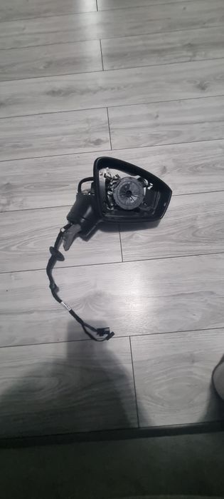 Oglinda stanga vw passat b9