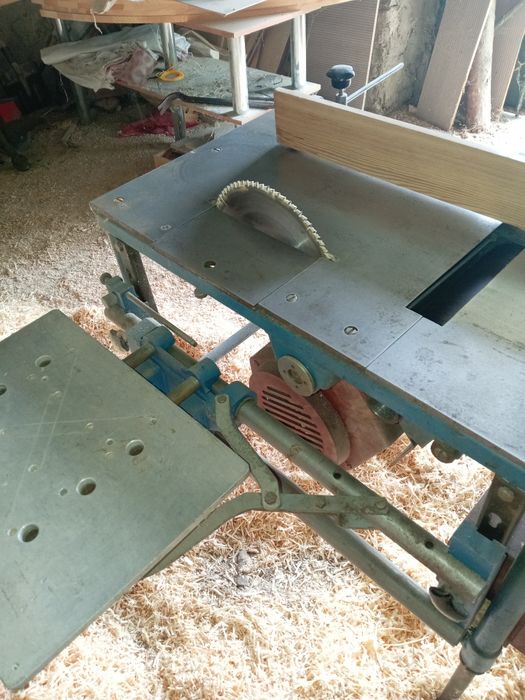 Продам универсальный станок по дереву.