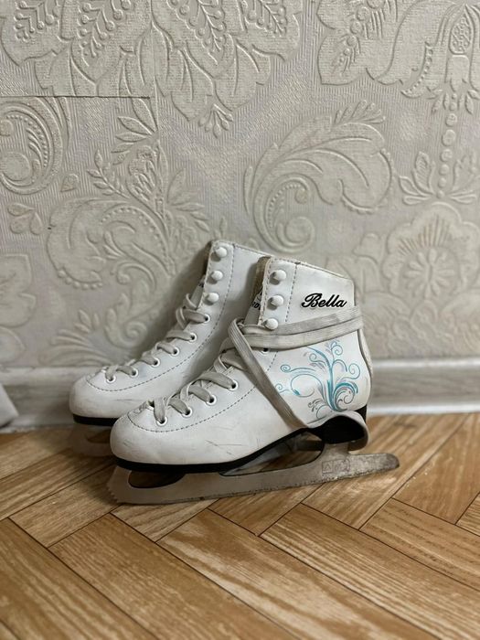 Продам коньки фигурные 34 р.