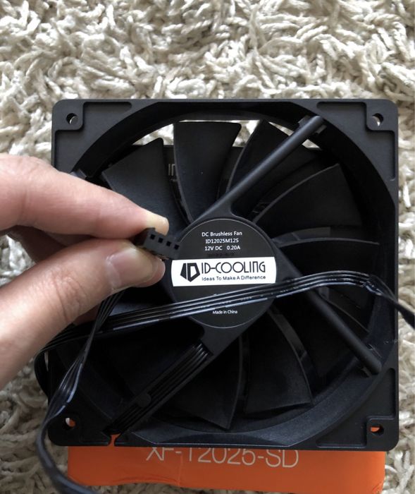 Вентилятор 120 мм.