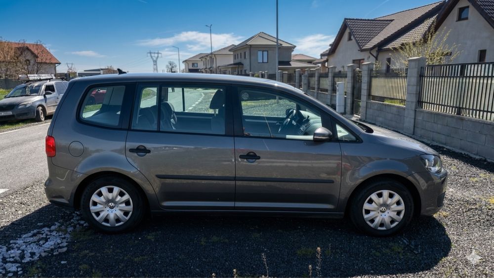 VW Touran, 2012, 1.6 TDI, Manual