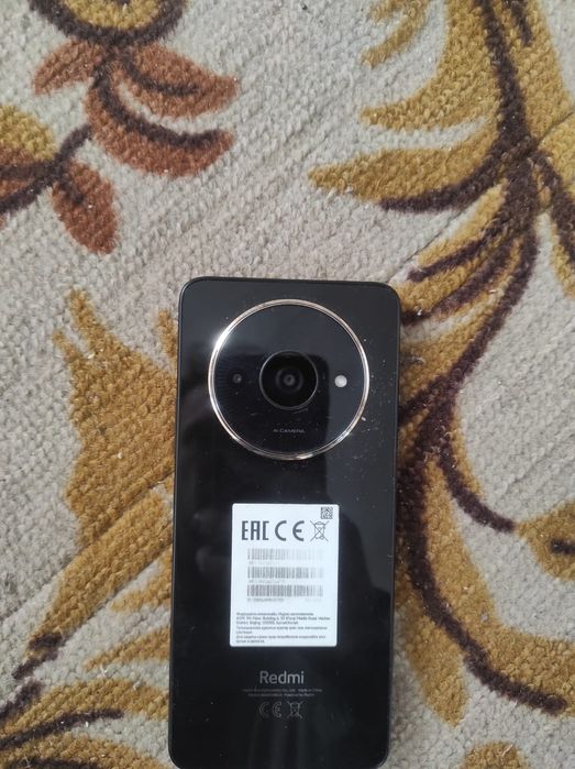 Продам редми телефон