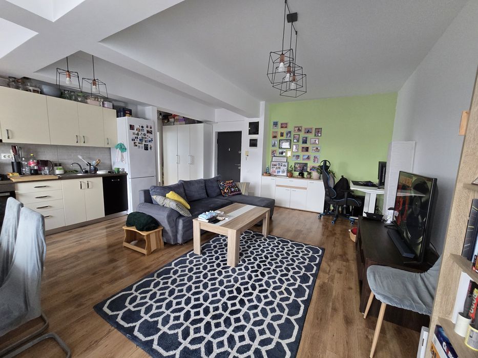 Inchiriez apartament 2 camere  + parcare pt UNTOLD!