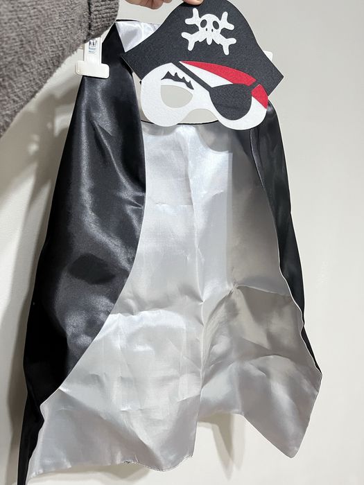 Продам костюмы для утренника