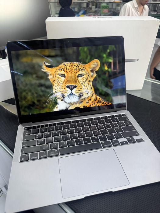 Macbook Air M1 8/256 13.3 Retina