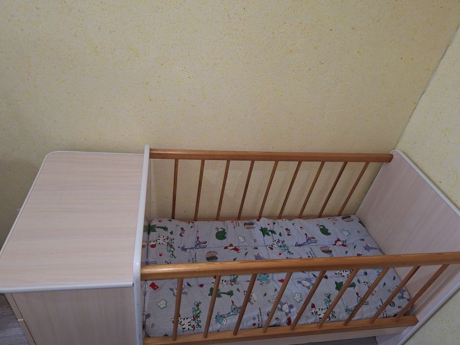 Детская кроватка