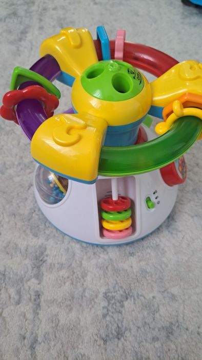 Centru de activitati cu proiector 2in1 lumini si sunete

Folosit, arat
