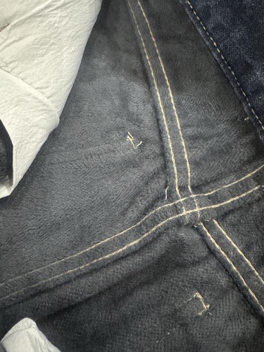 Дънки, тъмносин деним и сака