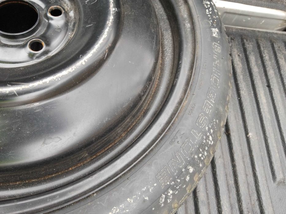 Резервна гума патерица