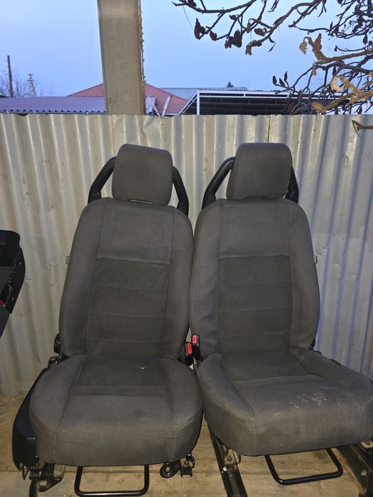 Сиденья от Land Rover Discovery