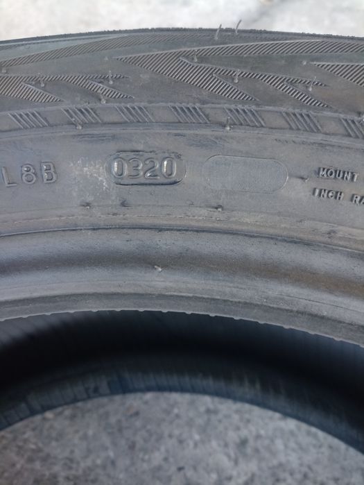 2 anvelope de iarna ca si noi Nokian 245/50 R19 dot 0320