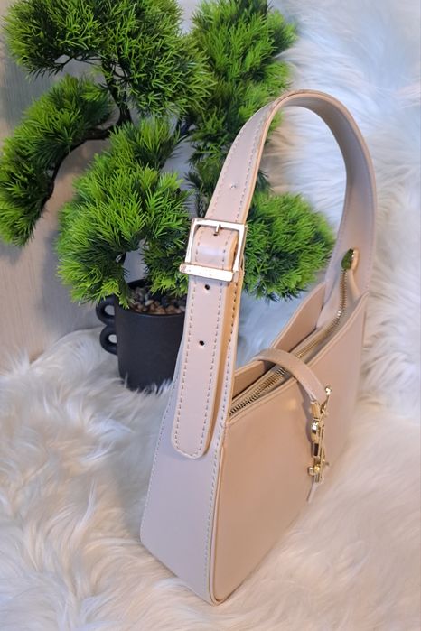 Топ модел дамска чанта