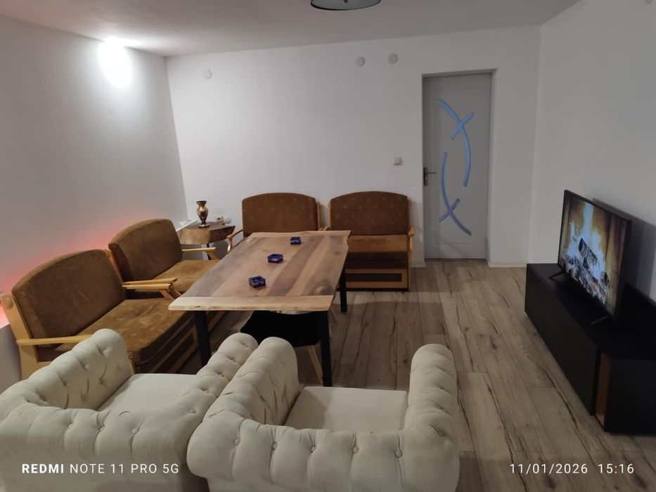 Дава се под наем Къща в Разград, Варош - 240 кв.м за 348.84 € - Снимка #2