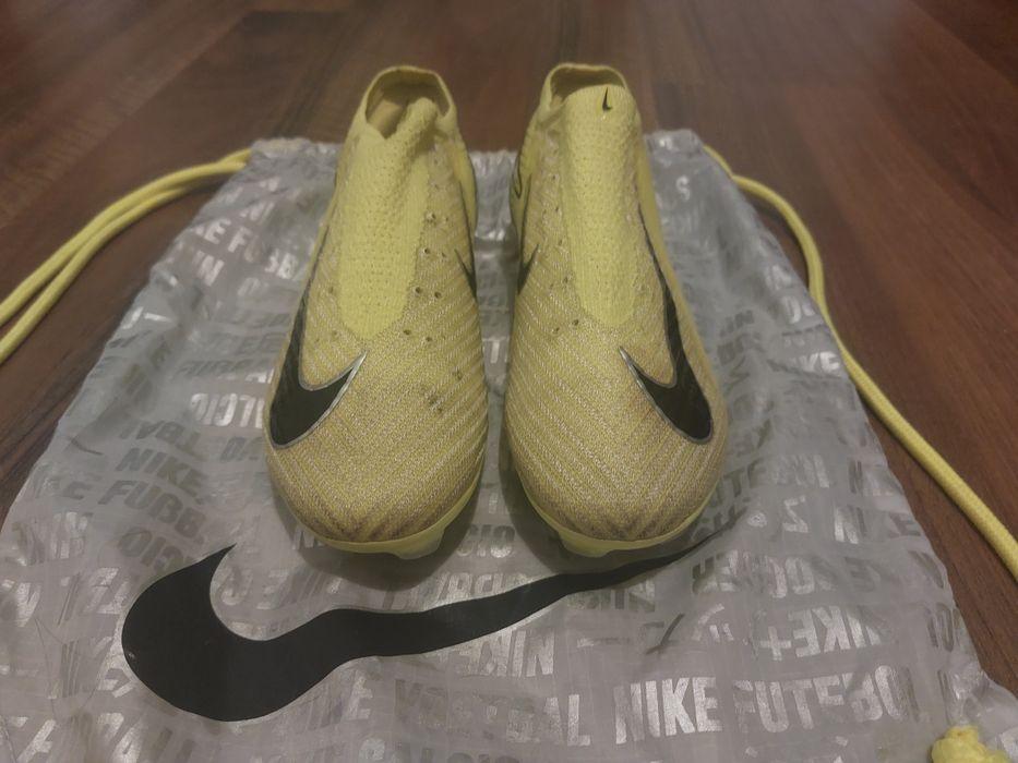 Ghete de fotbal nike