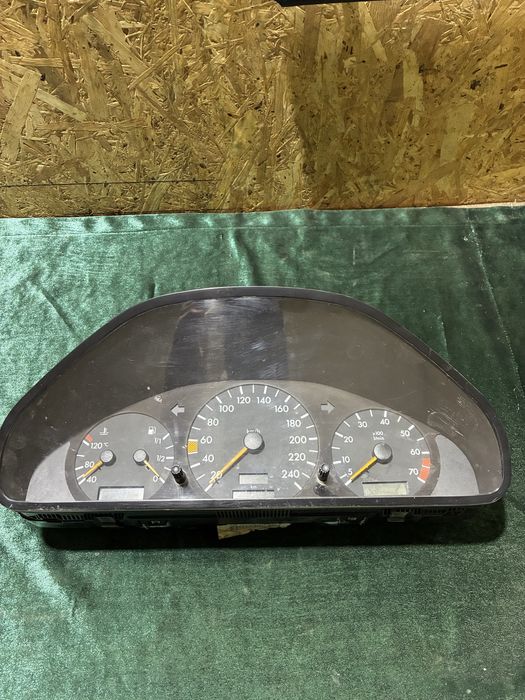 Mercedes-Benz W202 на разбор