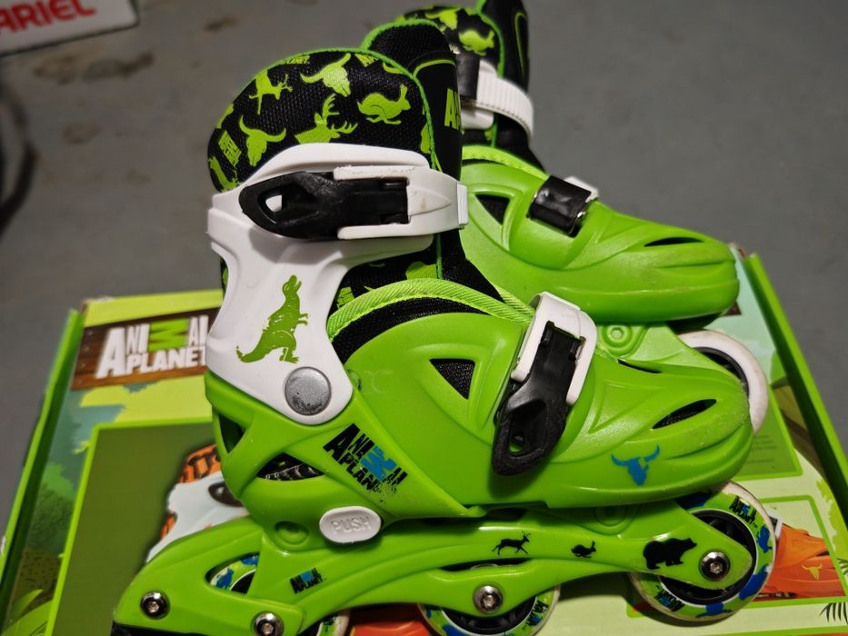 Vând role copii reglabile