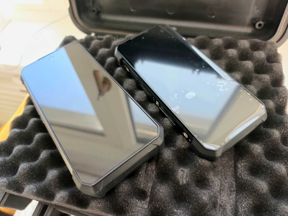 Vand telefon Tank 3 Pro in stare impecabila cu ecran de rezerva nou