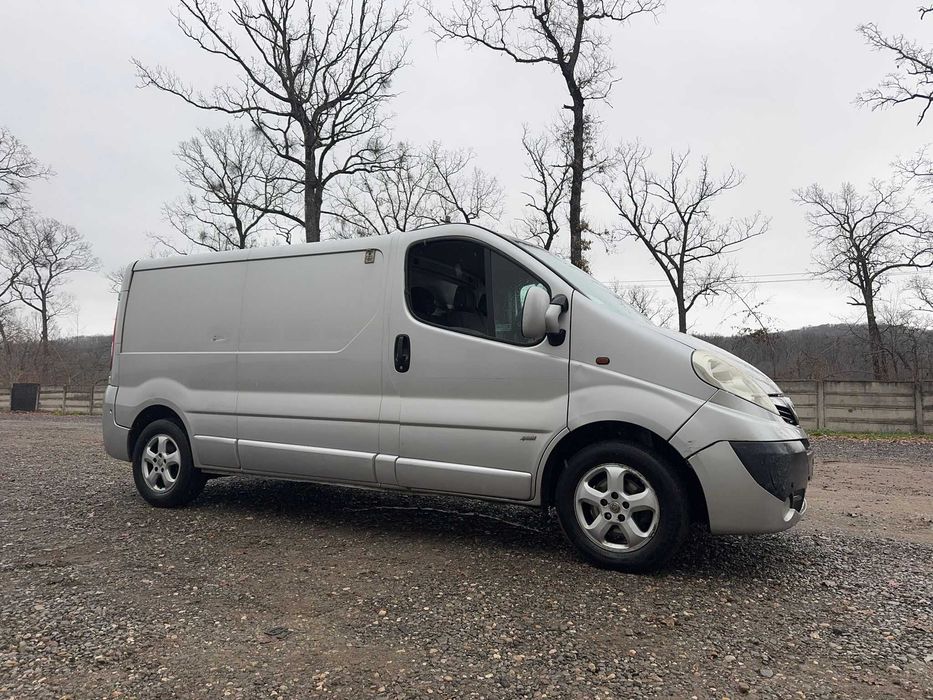 Dezmembrez Opel Vivaro 2.0 DCI M9R Euro 4 SI Euro 5 2007 2014