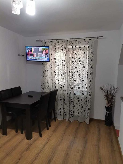Inchiriez apartament cu 2 camere în Curtea de Argeș.