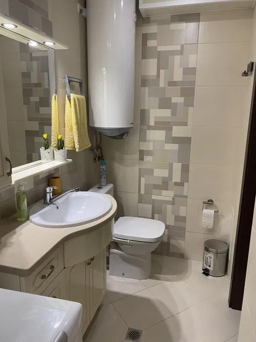 Дава се под наем Тристаен апартамент в Варна, Център - 90 кв.м за 800 € - Снимка #5