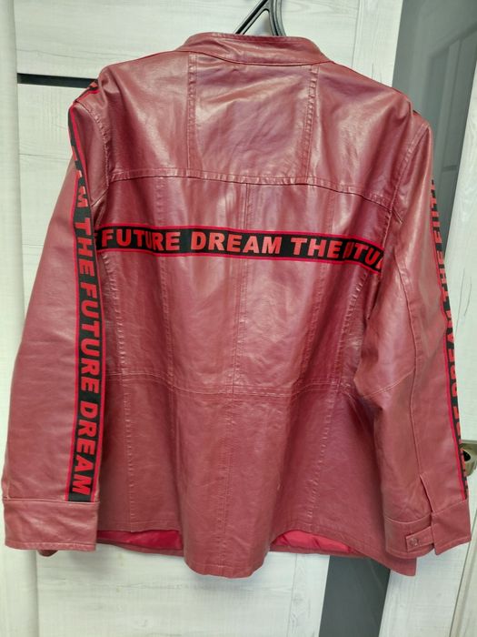 Куртка  женская  ,кожаная   .