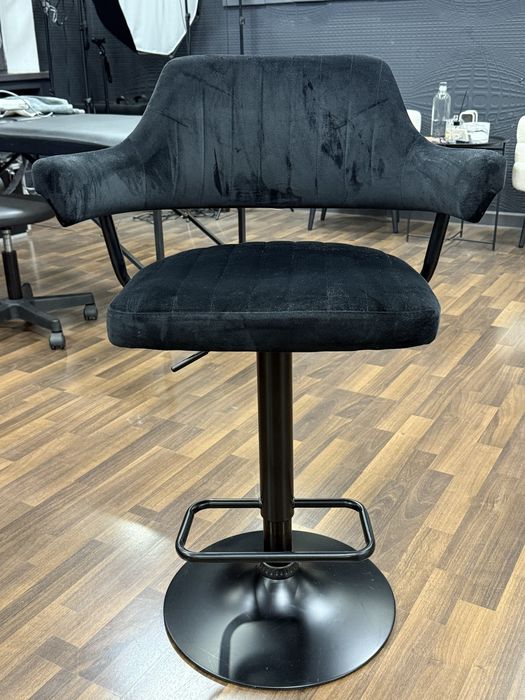 Стул визажиста, барный стул