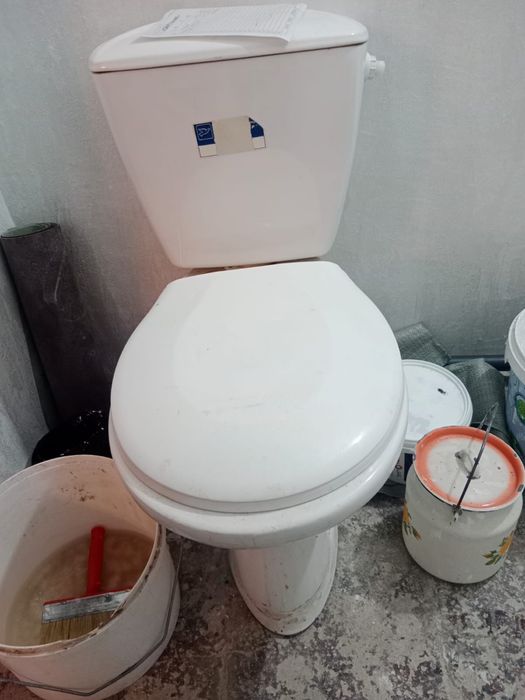 Унитаз 10,000 продаю