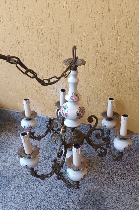Lustra veche, Bronz și porțelan pictat