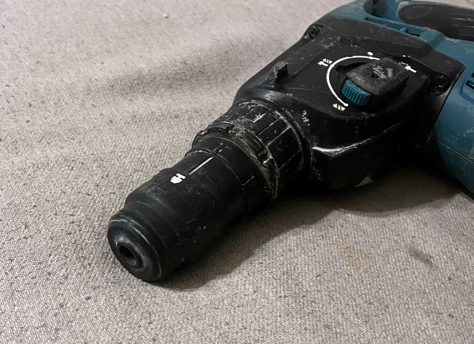 Makita DHR243 18V Brushless SDS Plus rotopercutor profesional