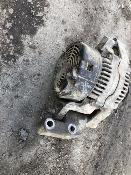 Продам генератор опель вектра б 2 литра