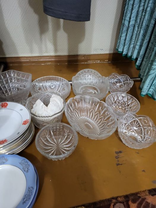 хрусталь и тарелки