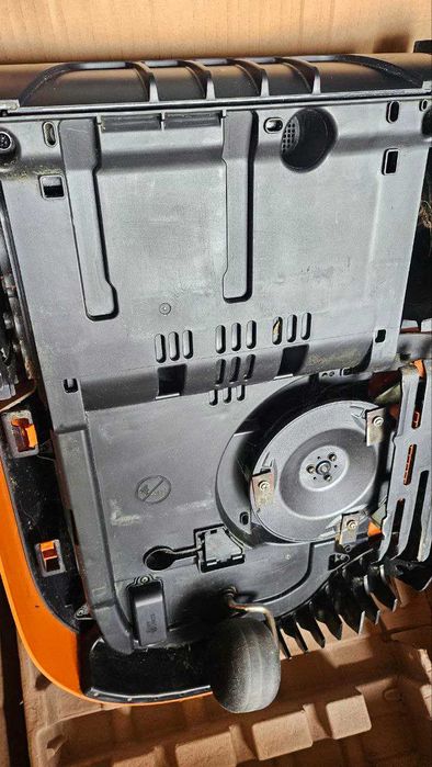 Косачка-робот WORX LANDROID WR130E 300 м2
