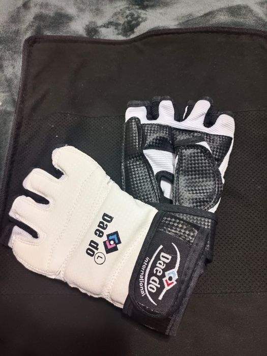 Продам новую футболку