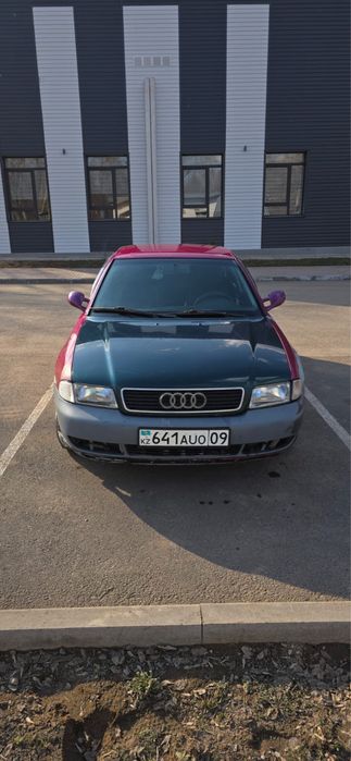 Продаю машину ауди а 4