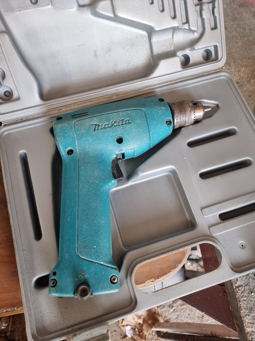 Vand autofiletante makita