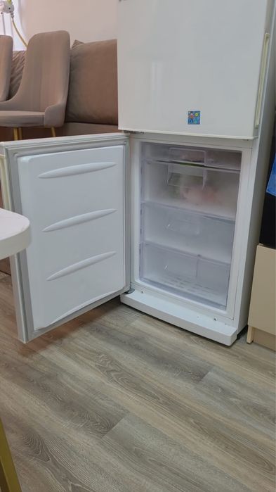 Продам отличный холодильник срочно