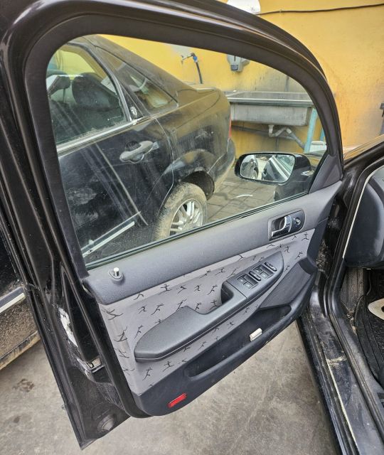Oglinda dreapta Skoda Fabia 2000 1.4 MT (101 hp)