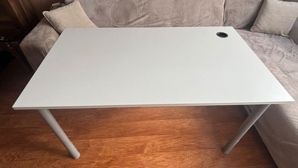 Бяло бюро 35€ гр. София