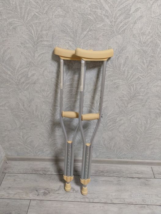 Костыли детские с подмышечной опорой