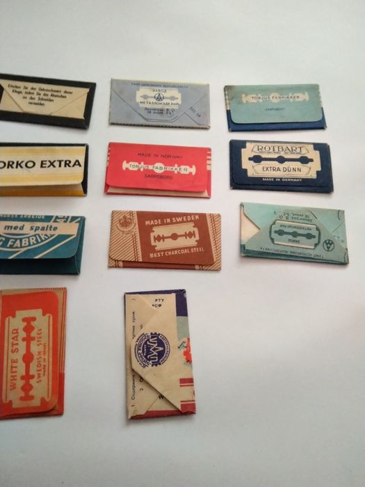 Продавам малка колекция от стари ножчета за бръснене