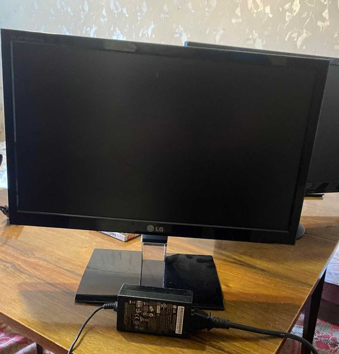 Монитори LG, Fudjitsu и Dell
