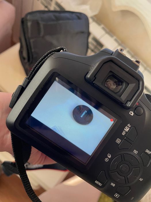 CANON EOS 4000D + Пълна комплектна чанта